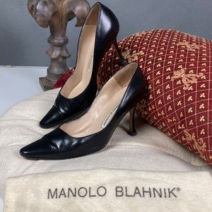 MANOLO BLAHNIK black leather heels, size 5 1/2, with original duster